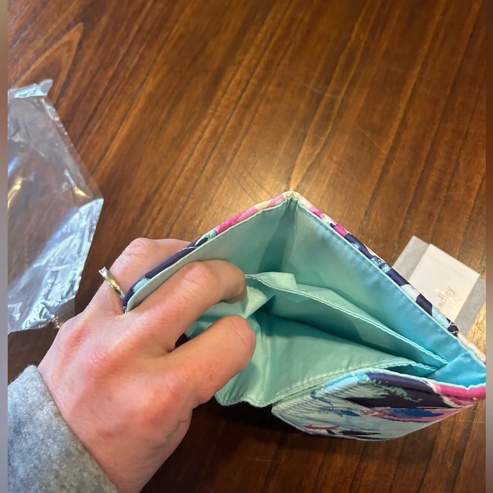 Vera Bradley Tri fold‎ wallet - Picture 9 of 9